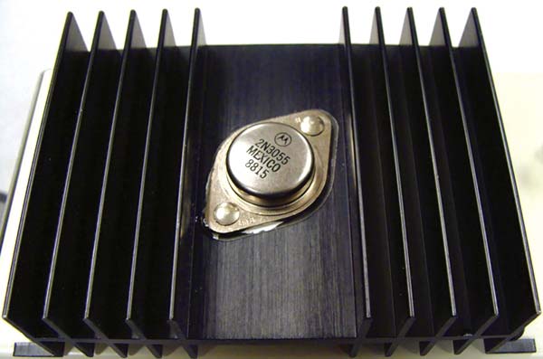 How to Keep a Power Transistor Cool Using a Heat Sink