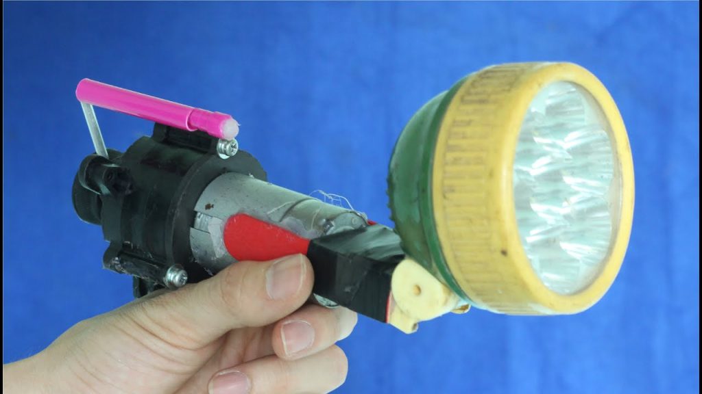 DIY: How to Build a Hand Crank Flashlight