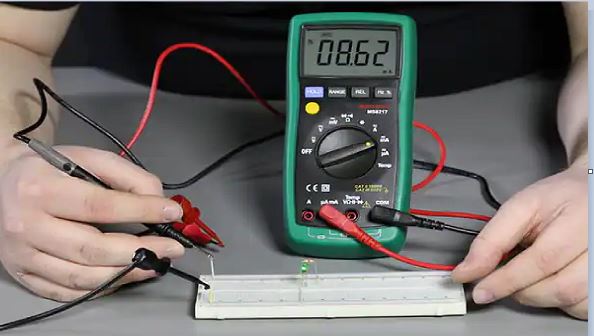 DMM: Components and Circuits for Measuring Current and Voltage