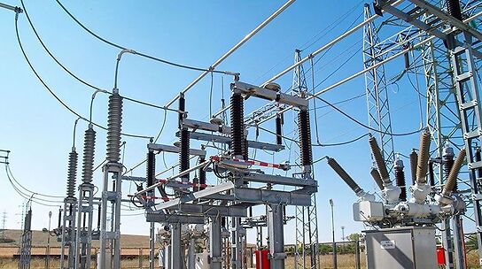Restriking voltage and recovery voltage